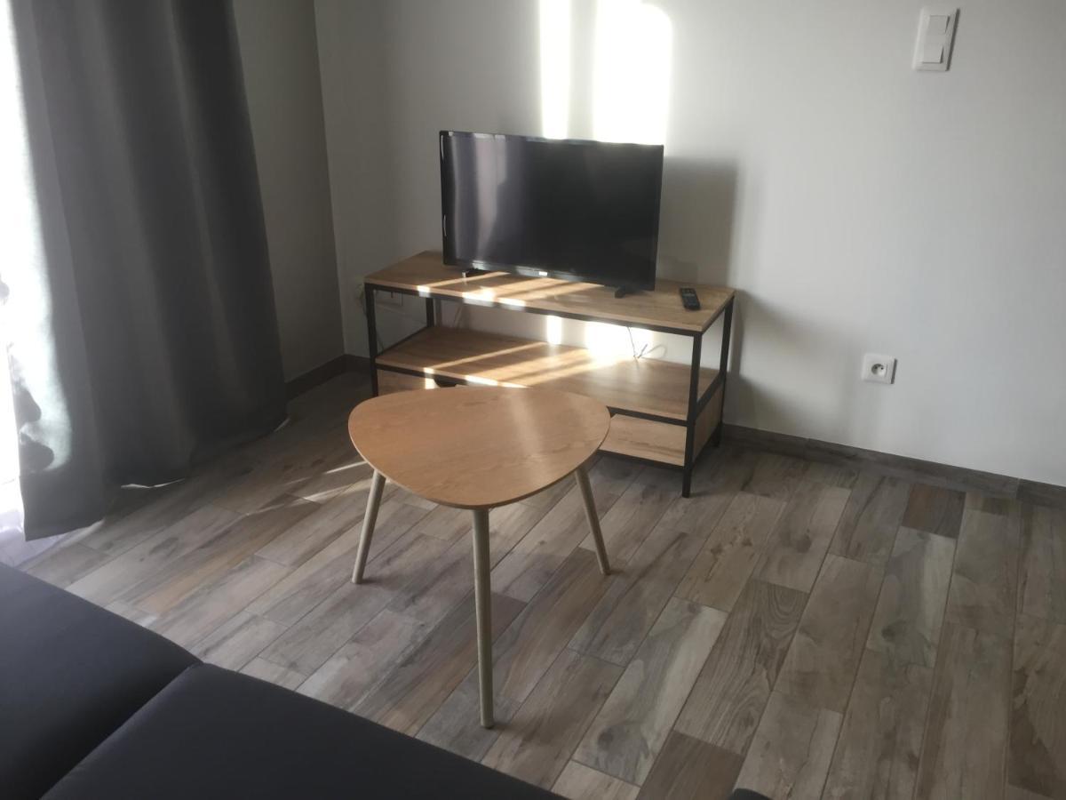 studio meublé du bourg Puymiclan Esterno foto